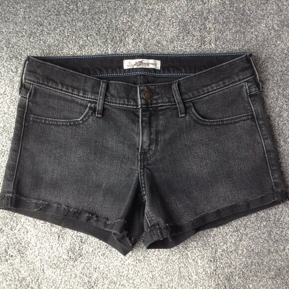 ⭐HOLLISTER RAW EDGE DENIM SHORTS in Black, size 7⭐ - Picture 1 of 4
